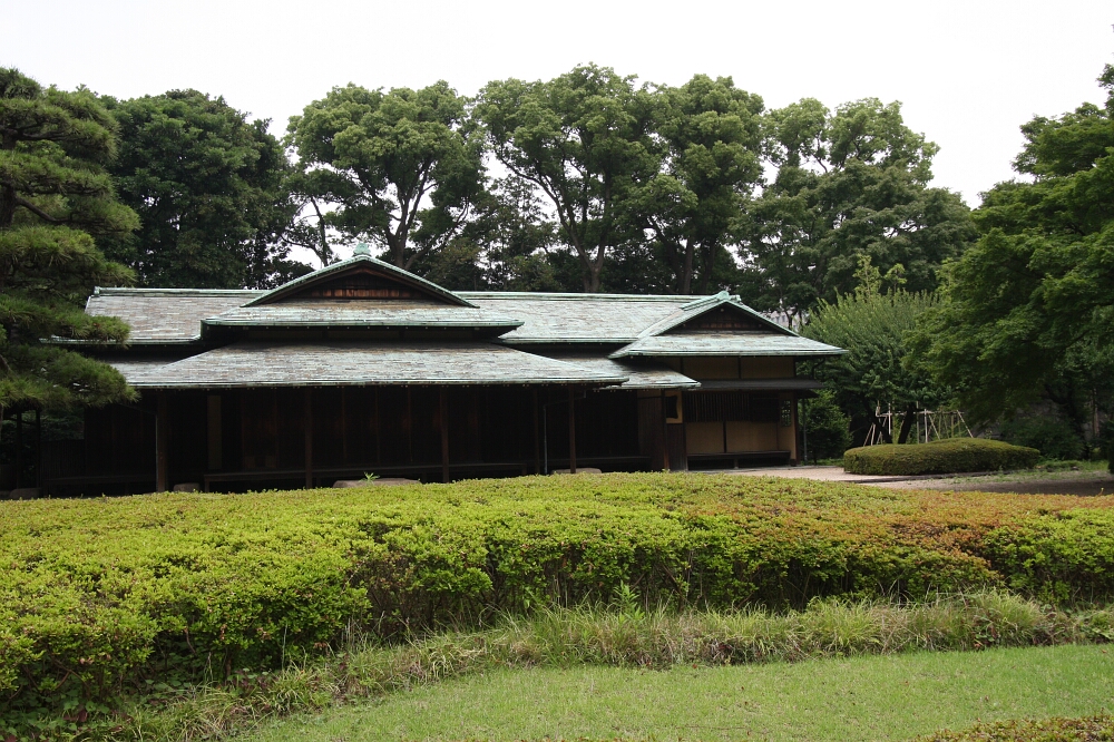 Tea pavilion in the Imperial Gardens in Tokyo, Japan Tea pavilion in the Imperial Gardens in Tokyo, Japan