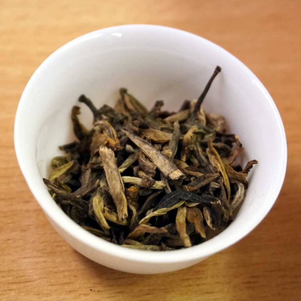 Chinese tea Xinyang Maojian (Xìnyáng Máojiān) Chinese tea Xinyang Maojian (Xìnyáng Máojiān)